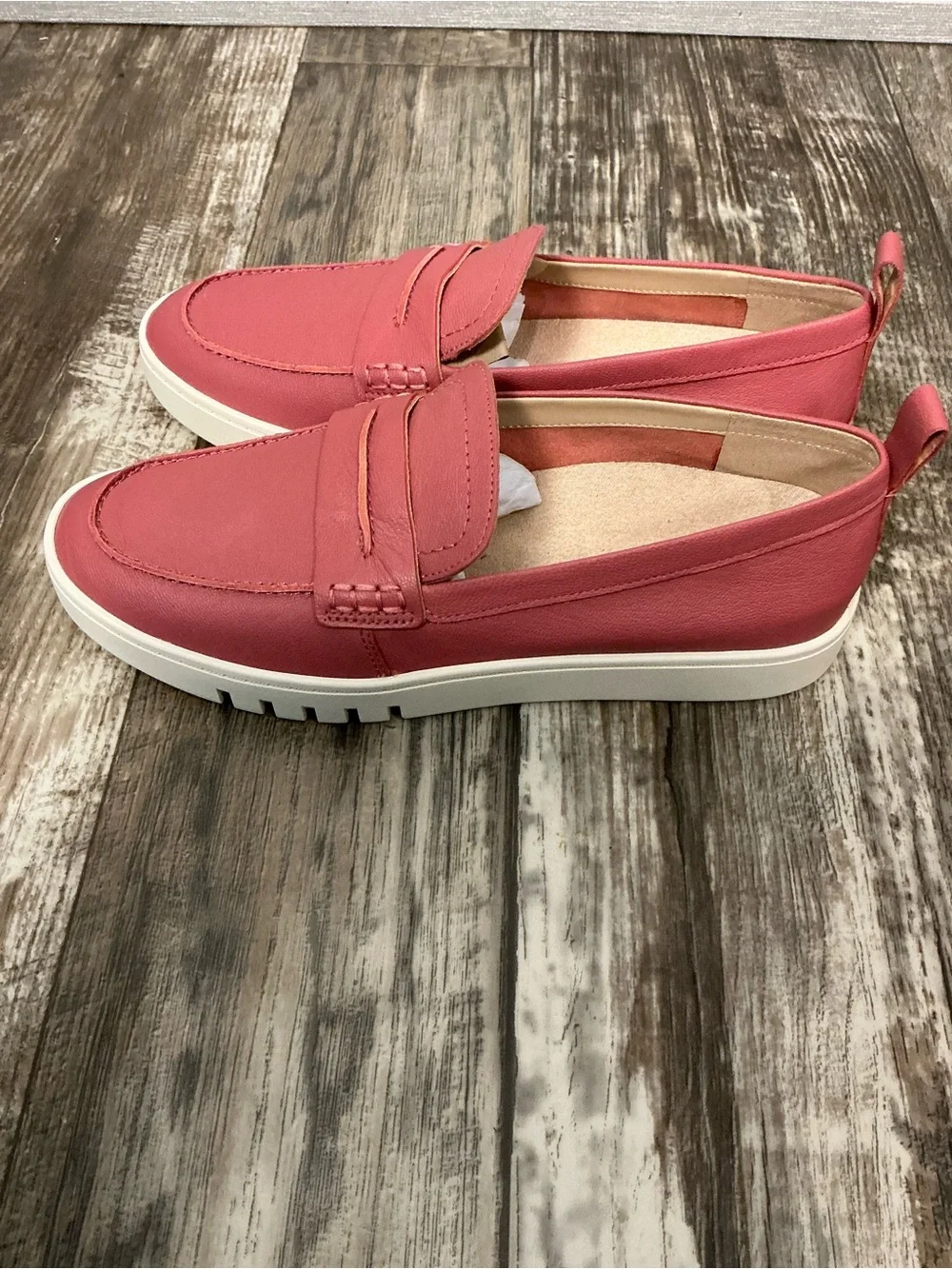 Vionic Women’s Slip-On Loafer in Dusty Rose with Cream Sole Size 8 - Picture 9 of 16